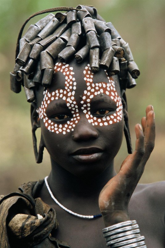 Let's Be Brief | Hans Silvester :: The Ethiopian Peoples of the Omo Valley
